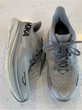 Hoka One One Clifton 8.5 Mens Gray Low Harbor Mist - 1132210-HMBC Women’s 10.5